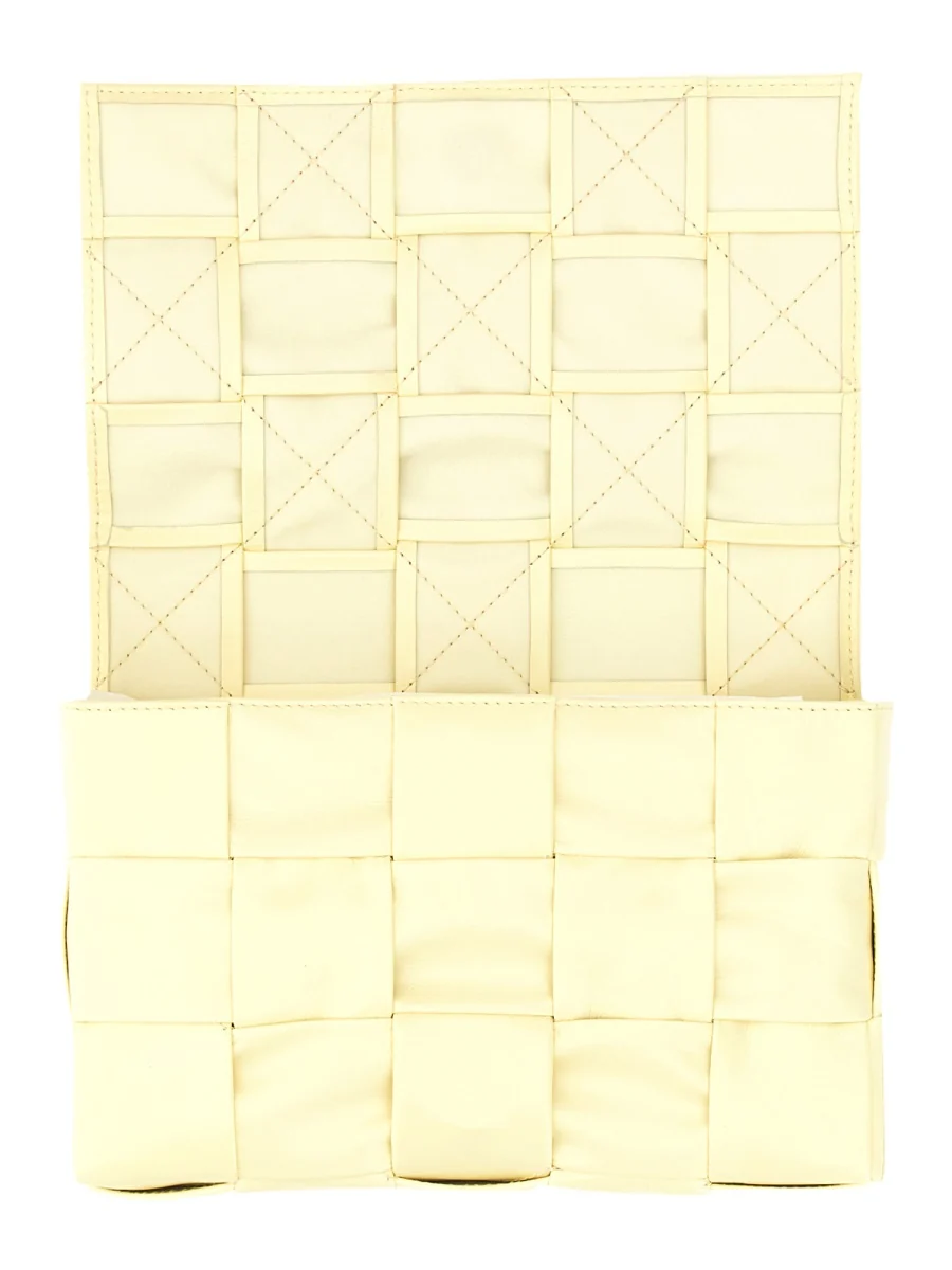 BOTTEGA VENETA Cassette Medium Crossbody Bag in Leather with Intrecciato Motif - Image 4
