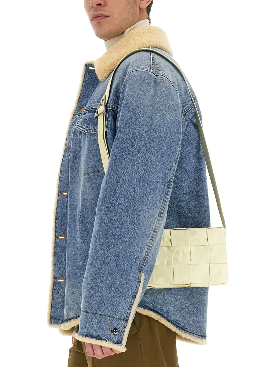 BOTTEGA VENETA Cassette Medium Crossbody Bag in Leather with Intrecciato Motif - Image 7