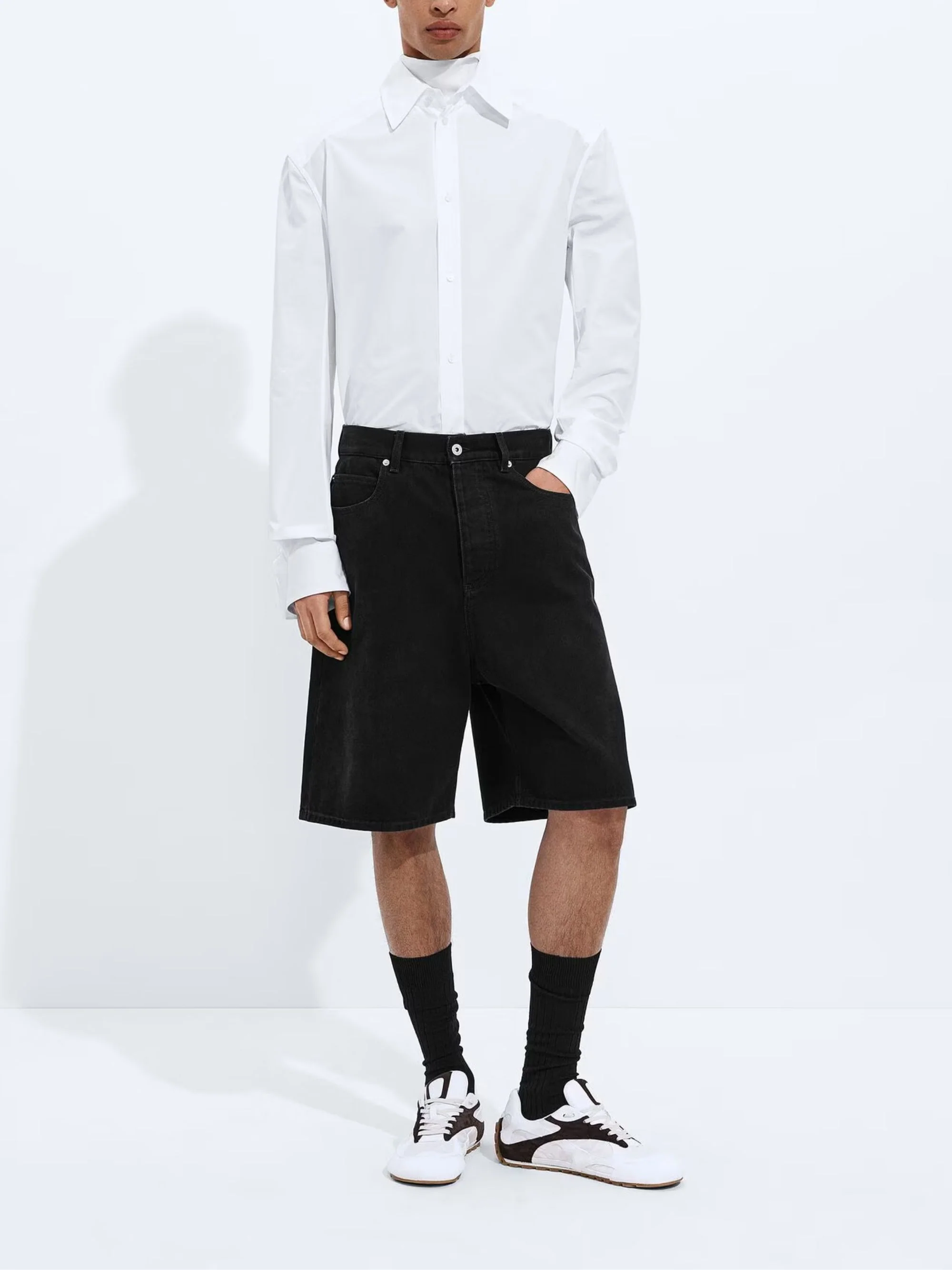 Bottega Veneta Stylish Cotton Shorts for Men - Image 2