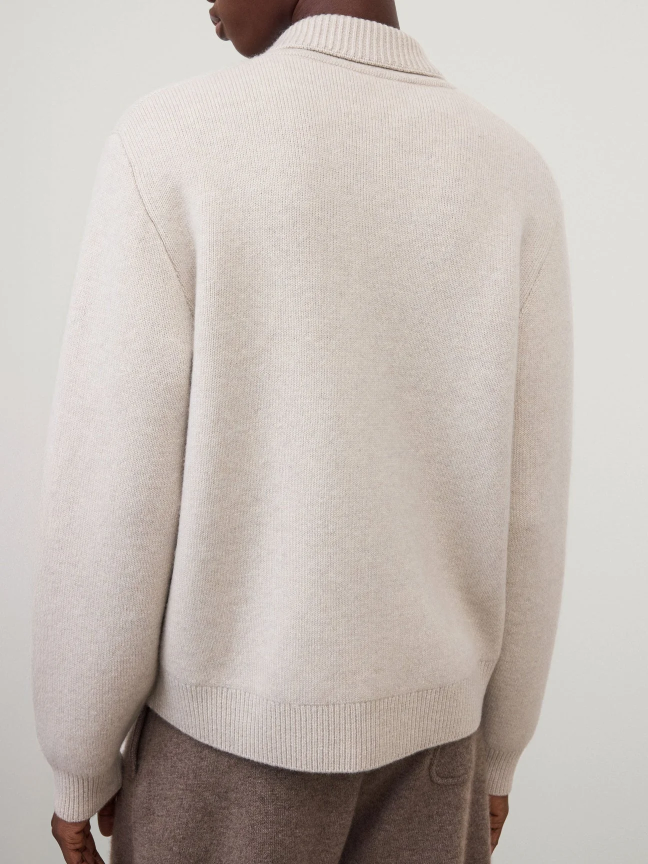 Lisa Yang Aleya Double-Face Cashmere Cardigan with Elegant Collar and Two-Way Zip - Image 3