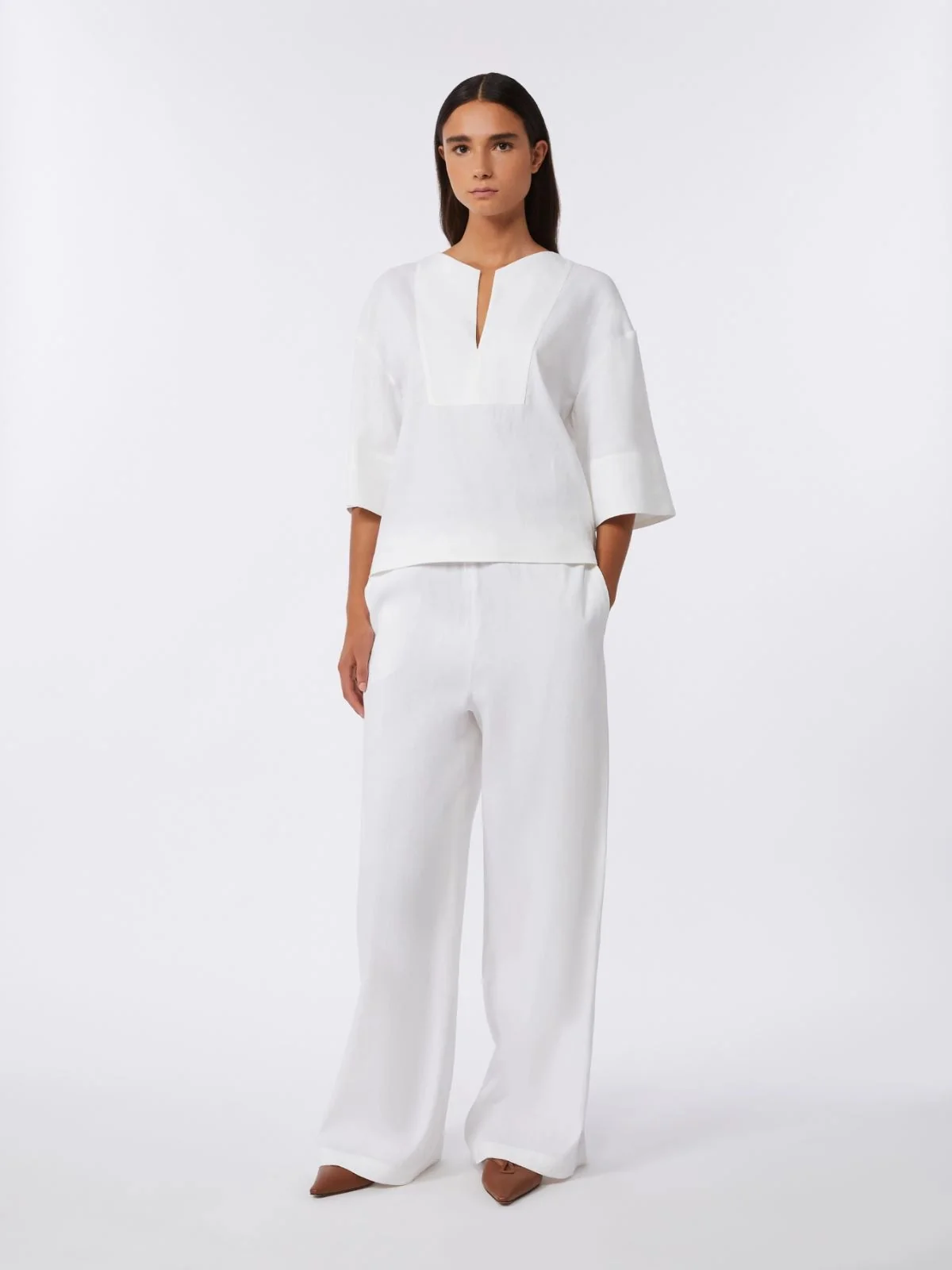 Max Mara V-Neck Linen-Blend Blouse with Relaxed Fit and Short Sleeves - Image 2