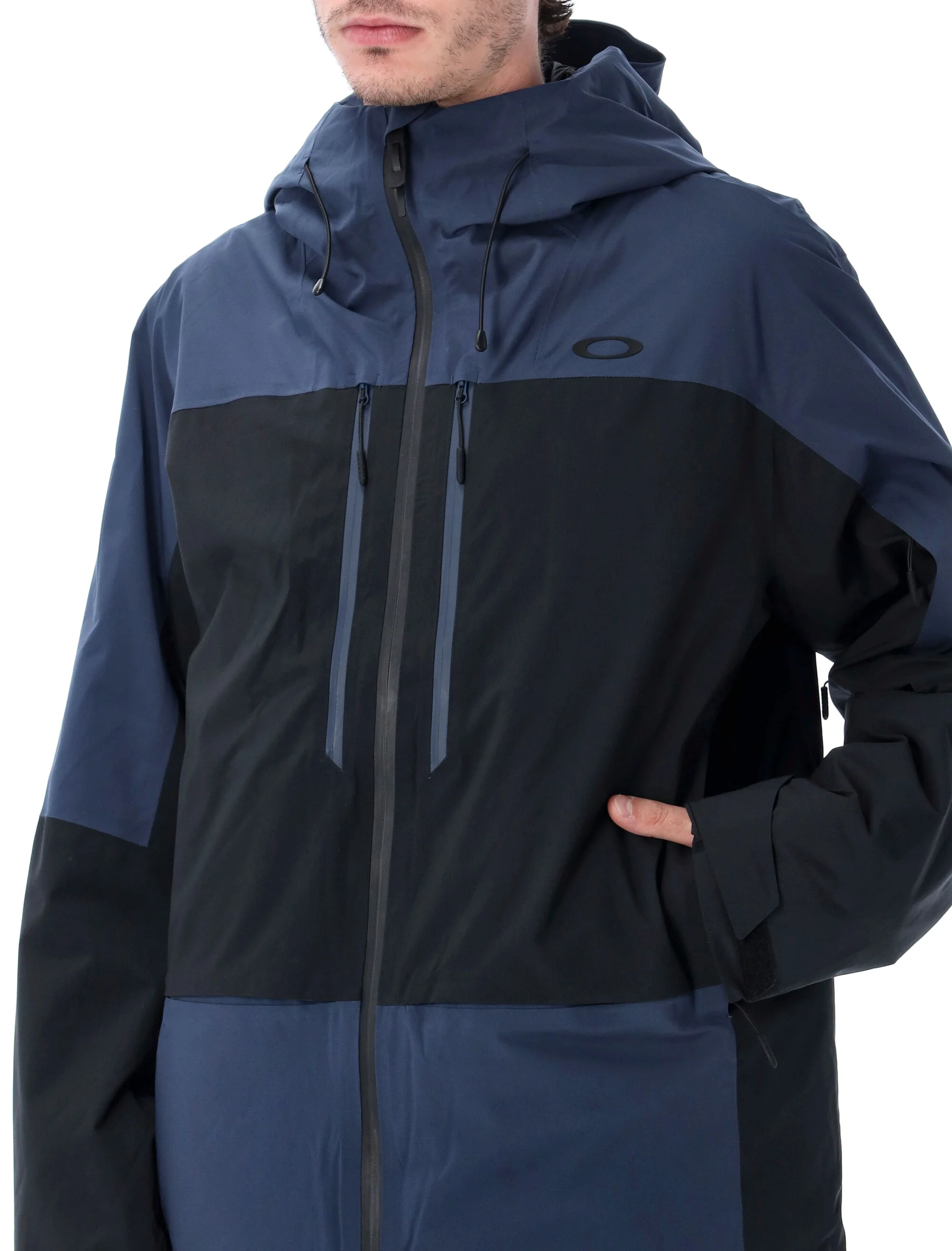 Oakley Insulated Jacket - Slim Fit for Performance - Image 3