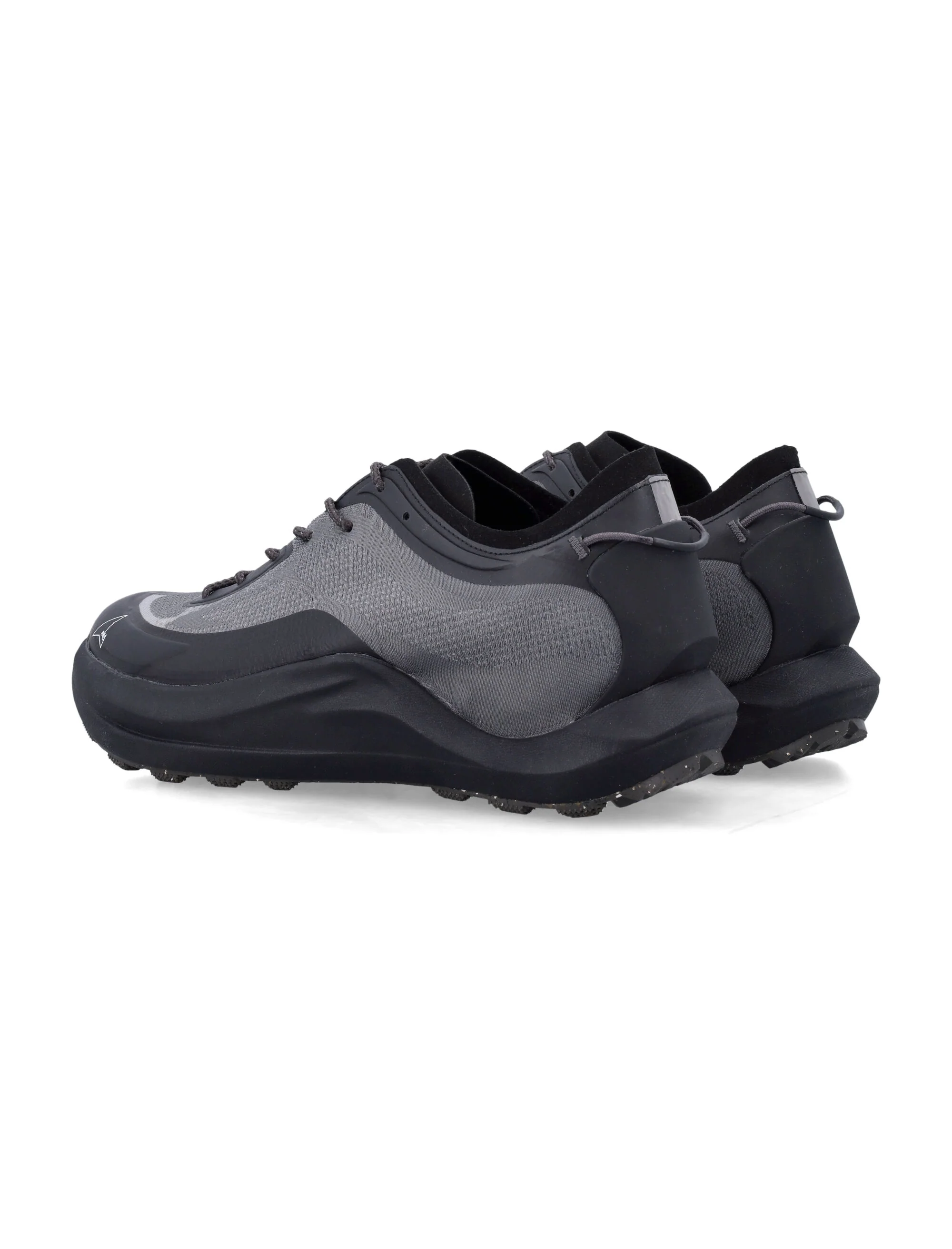 Roa Inspired Trail Sneakers for Rugged Terrain - Image 4