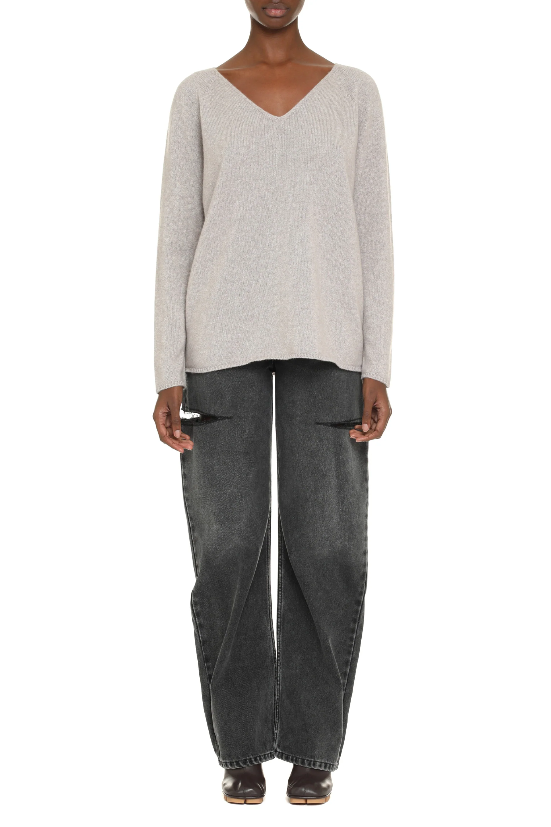 The (alphabet) Cashmere-Blend V-Neck Knit Pullover - Image 3