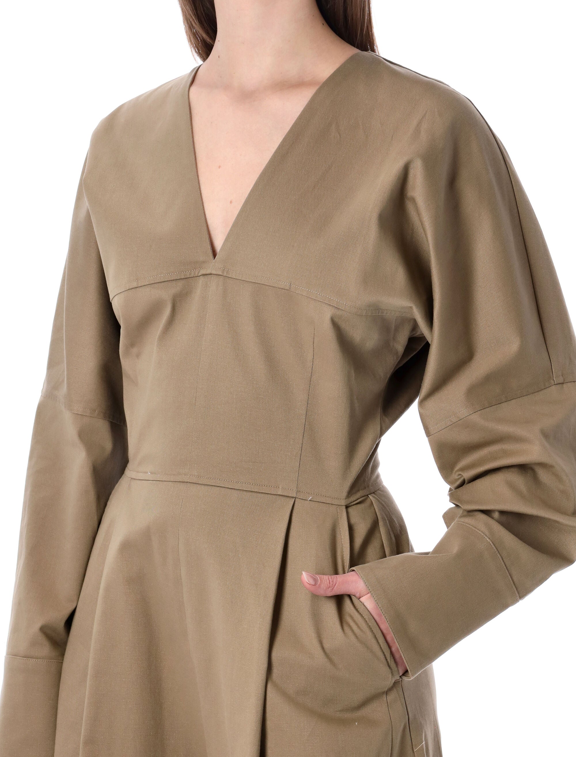 The Latest Chic Mini Dress for the Modern Woman - Image 3